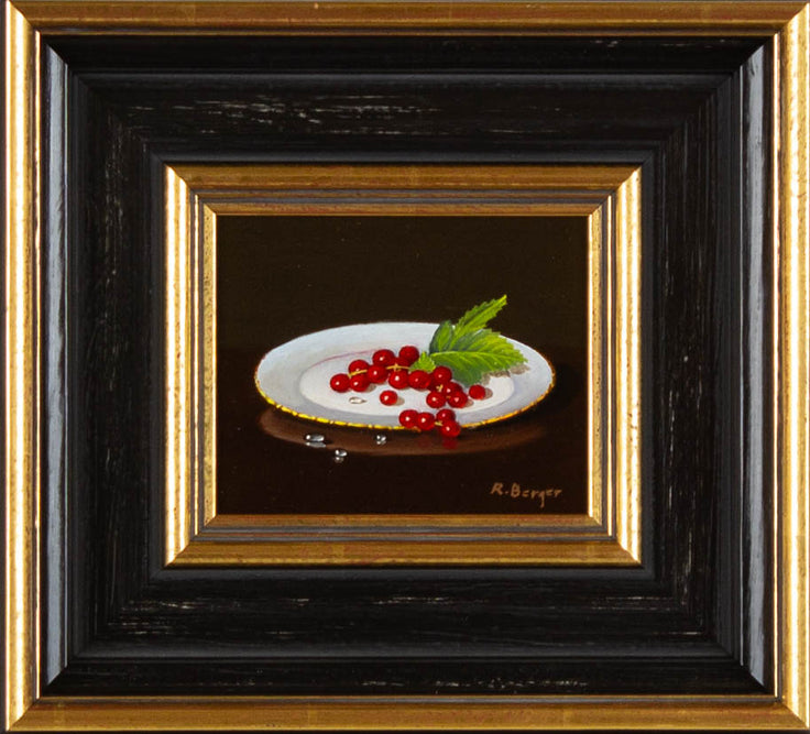 Ronald Berger, Johannisbeeren auf Porzellanteller – Öl auf Holz, 30 × 27,5 cm, altmeisterliches Stillleben